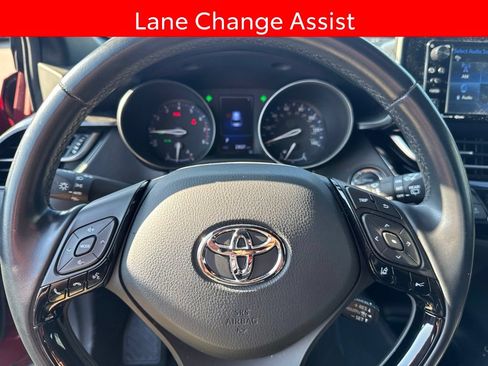 Used 2018 Toyota C-HR XLE FWD image 6