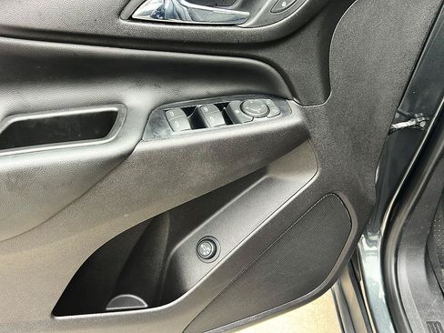 Used 2020 Chevrolet Equinox LT FWD image 25