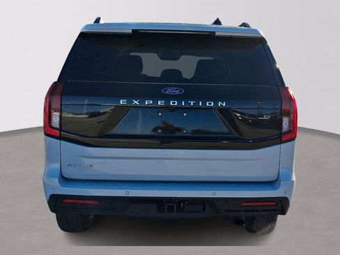 Certified 2025 Ford Expedition Active image 5