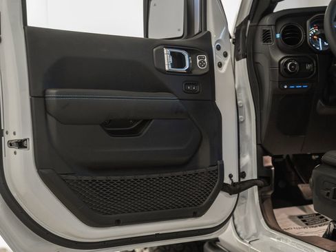 New 2025 Jeep Wrangler Unlimited Rubicon 4xe image 37