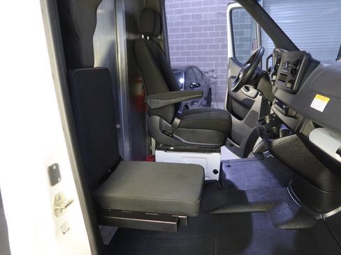 Used 2020 Mercedes-Benz Sprinter 2500 w/ Driver Convenience Package image 12