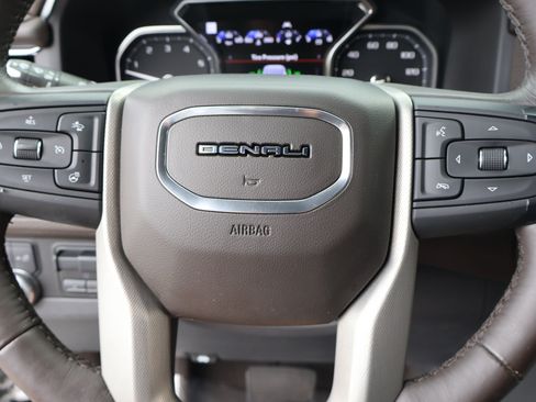 Used 2021 GMC Yukon Denali w/ Denali Premium Package RWD image 29