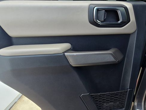 Used 2023 Ford Bronco Wildtrak image 22