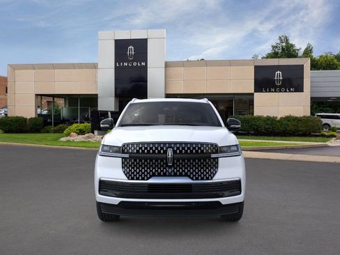 New 2026 Lincoln Navigator Reserve image 7