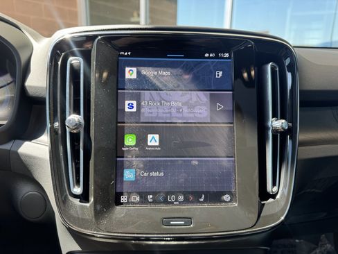 Used 2023 Volvo C40 P8 Recharge Ultimate image 24