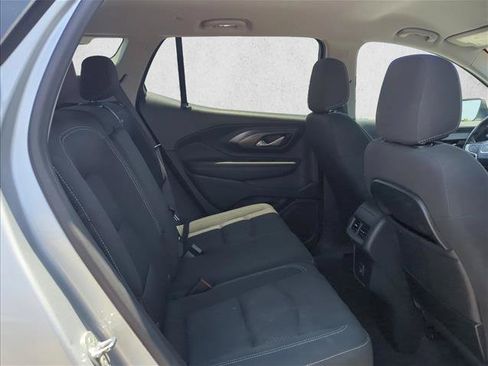 Used 2022 GMC Terrain SLE FWD image 19