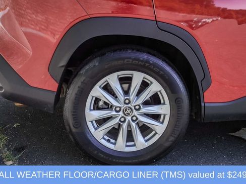 Used 2022 Toyota Corolla Cross LE w/ Moonroof Package AWD/4WD image 6