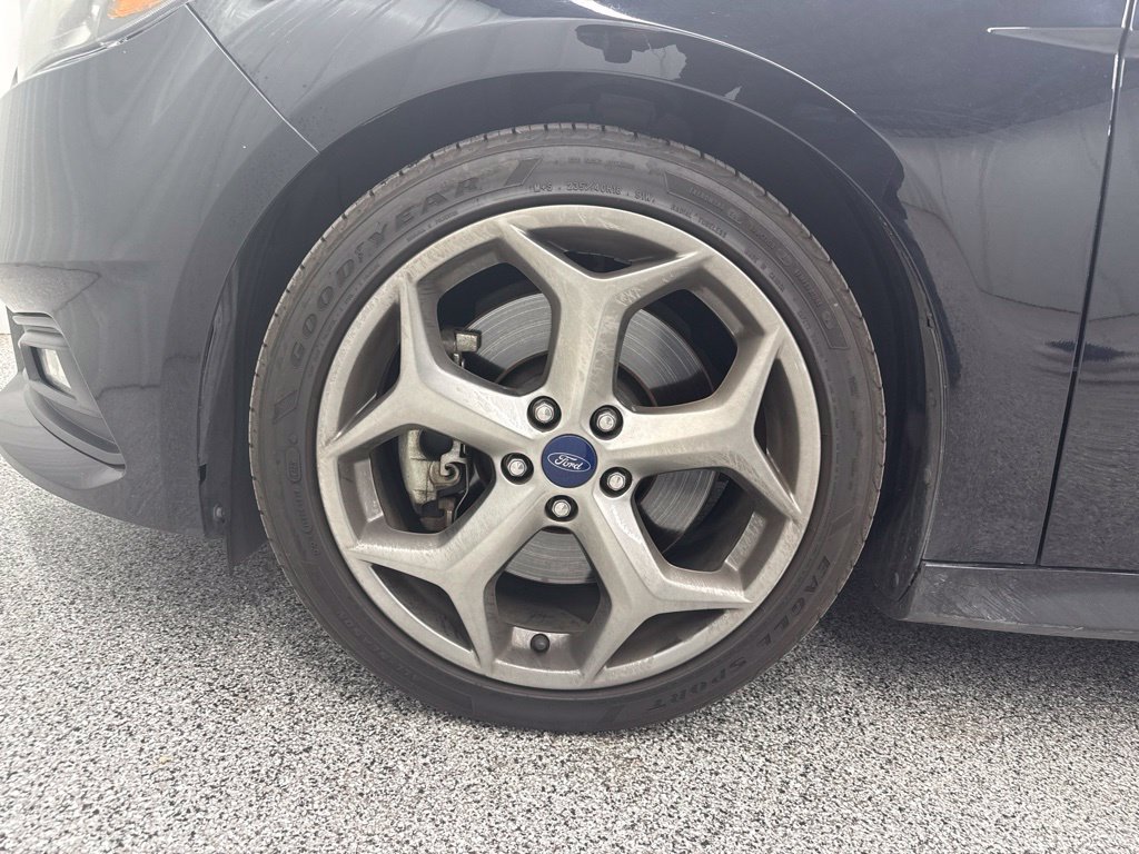 Used 2016 Ford Focus ST FWD image 9