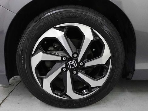 Used 2017 Honda Accord EX-L image 9