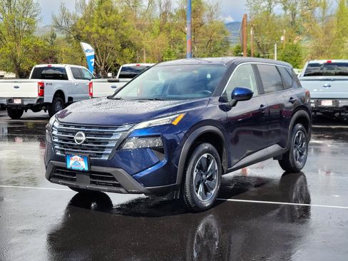 Used 2025 Nissan Rogue SV FWD image 1