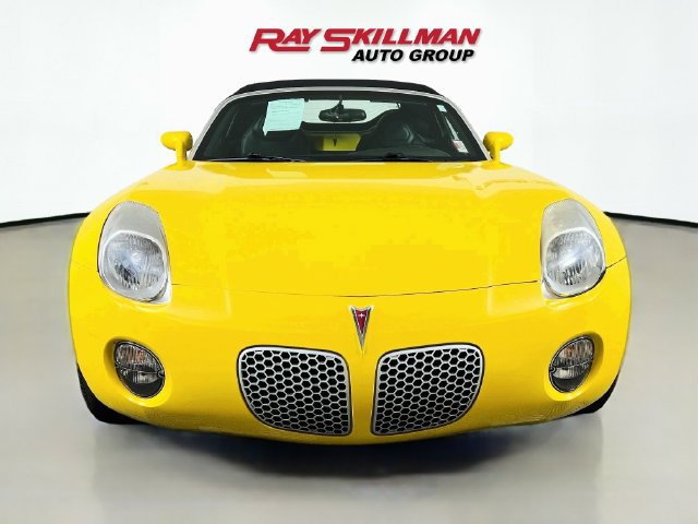 Used 2007 Pontiac Solstice Convertible w/ Premium Package RWD image 2