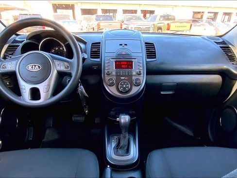 Used 2011 Kia Soul + image 13