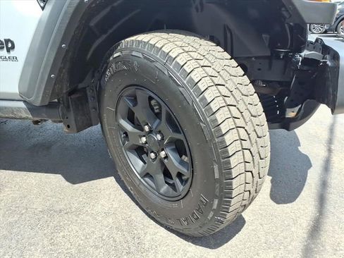 Used 2022 Jeep Wrangler Unlimited Sport AWD/4WD image 5