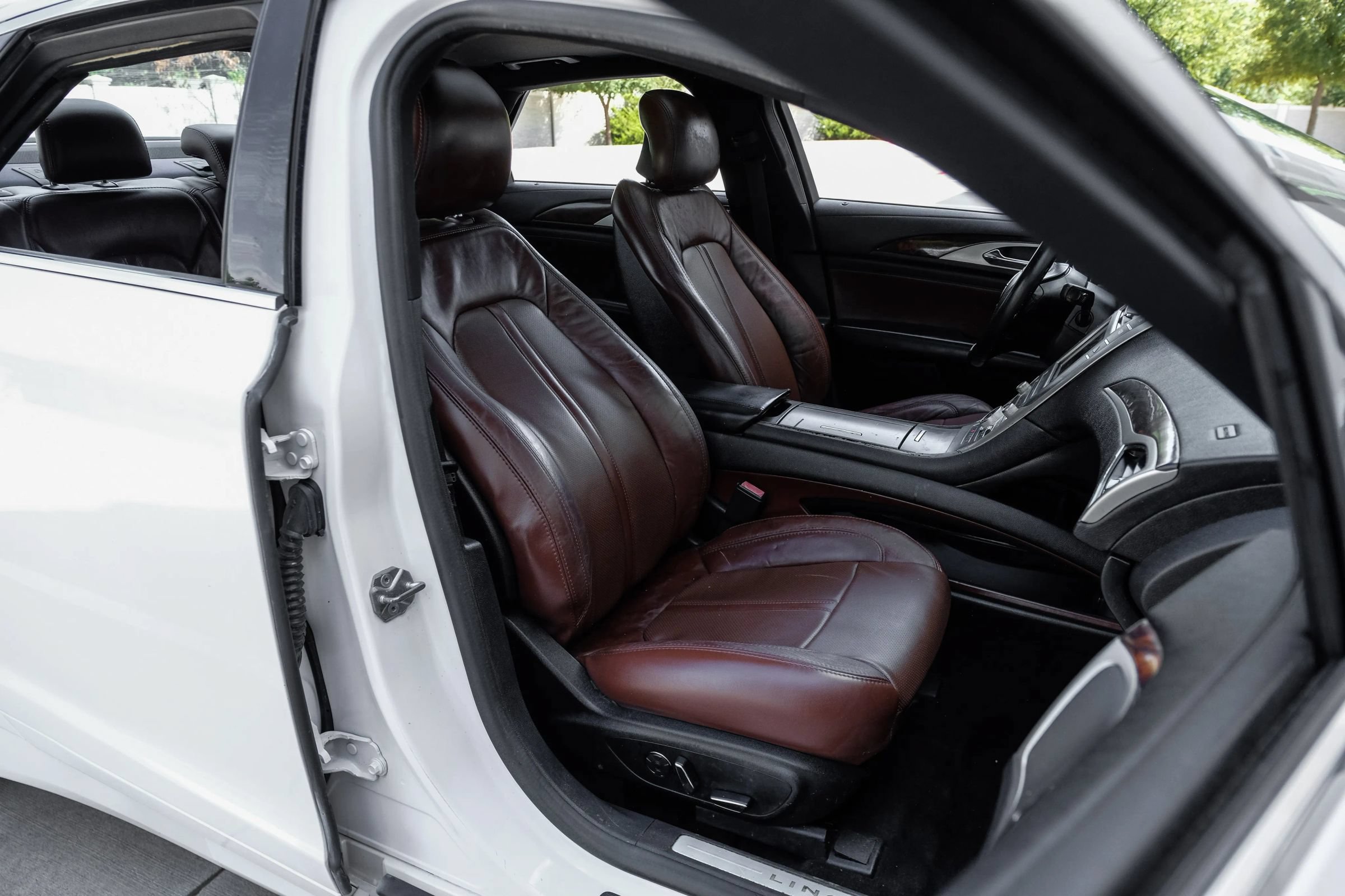 Used 2017 Lincoln MKZ Reserve FWD image 39