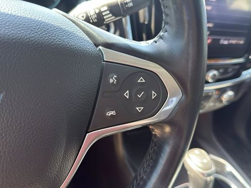 Used 2020 Chevrolet Traverse RS FWD image 19
