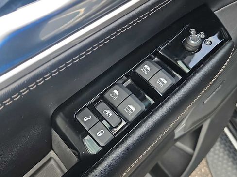 Used 2023 Jeep Wagoneer L Series II AWD/4WD image 15