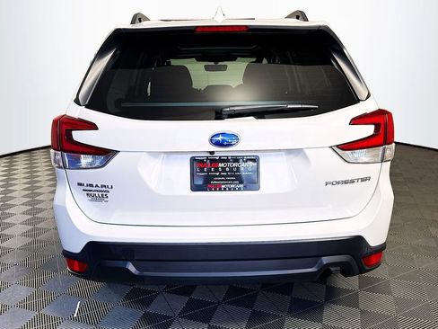 Used 2022 Subaru Forester Premium image 6