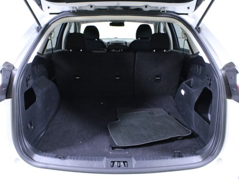 Used 2019 Ford Edge SE image 11