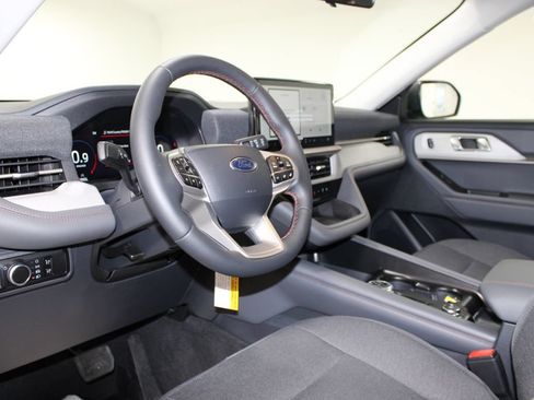 New 2026 Ford Explorer Active RWD image 22