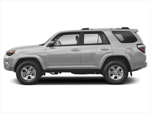 Used 2022 Toyota 4Runner SR5 image 3