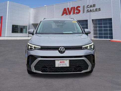 Used 2025 Volkswagen Taos SE AWD/4WD image 10