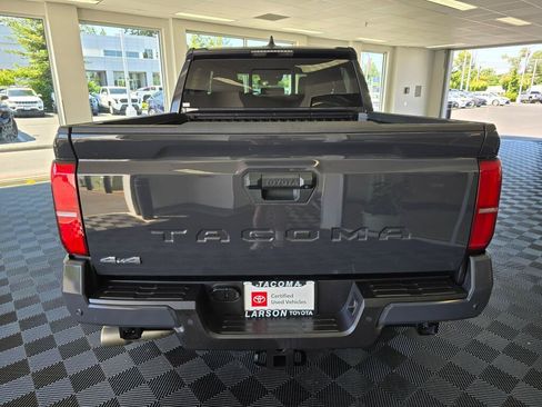 Certified 2025 Toyota Tacoma SR5 w/ SR5 Upgrade Package AWD/4WD image 4