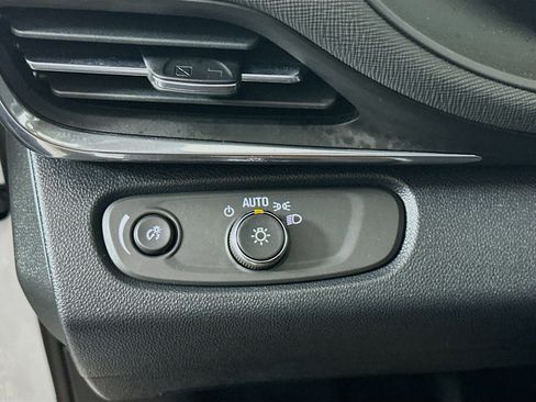 Used 2025 Buick Envista Preferred image 16