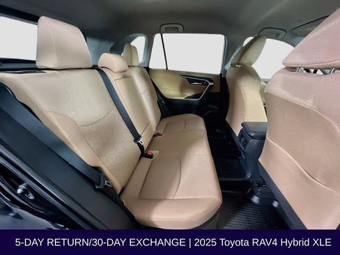 Used 2025 Toyota RAV4 XLE AWD/4WD image 30
