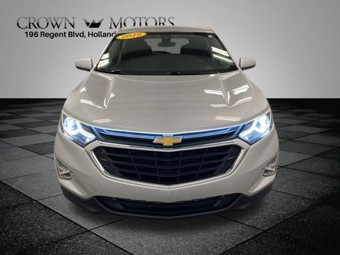 Used 2019 Chevrolet Equinox LT w/ Driver Convenience Package AWD/4WD image 2