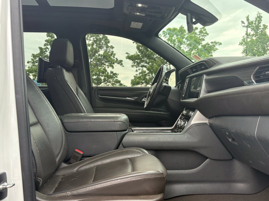 Used 2022 GMC Yukon XL Denali AWD/4WD image 14