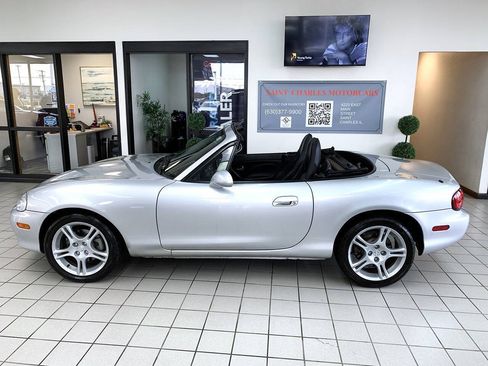 Used 2004 MAZDA MX-5 Miata LS RWD image 3