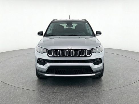 Used 2025 Jeep Compass Limited AWD/4WD image 2