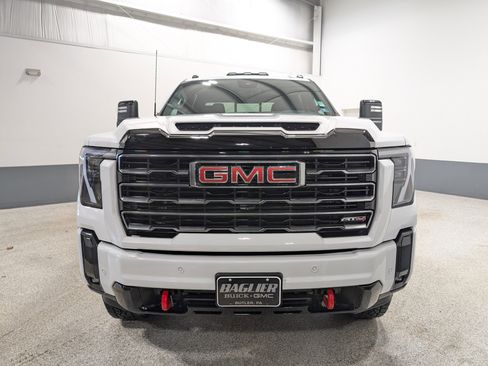 Used 2025 GMC Sierra 2500 AT4 w/ AT4 Premium Plus Package image 8