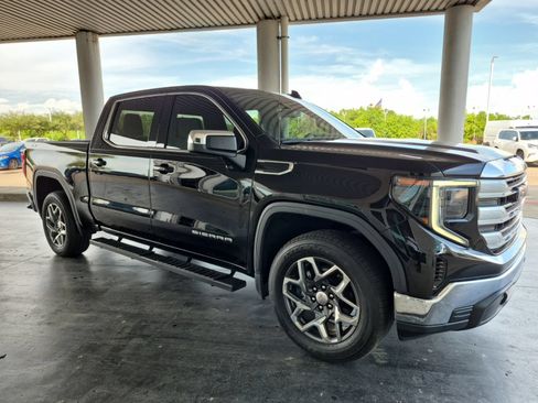 Used 2023 GMC Sierra 1500 SLE AWD/4WD image 4
