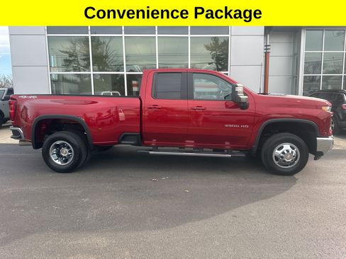 Used 2024 Chevrolet Silverado 3500 LT w/ Convenience Package AWD/4WD image 2