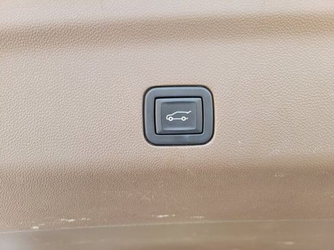 Used 2023 GMC Yukon XL Denali w/ Denali Reserve Package image 7