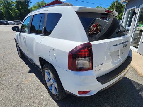 Used 2014 Jeep Compass Latitude w/ Sun/Sound Group AWD/4WD image 7