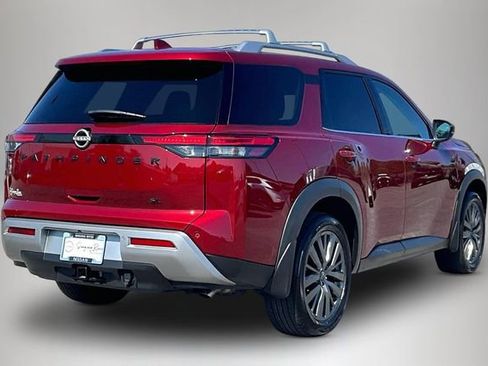 Certified 2025 Nissan Pathfinder SL w/ SL Premium Package FWD image 5