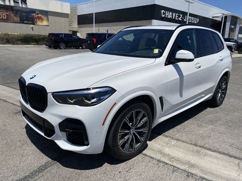 Used 2023 BMW X5 M50i w/ Climate Comfort Package AWD/4WD image 39