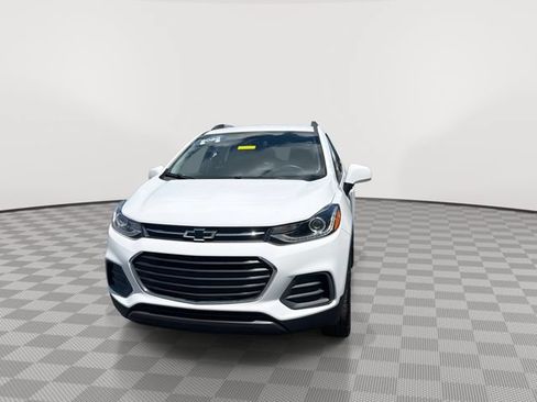 Certified 2022 Chevrolet Trax LT w/ Sport Edition AWD/4WD image 4