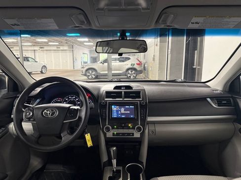 Used 2013 Toyota Camry LE FWD image 8