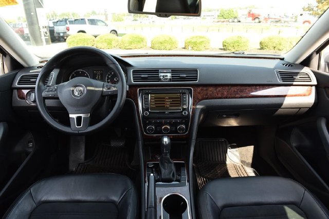 Used 2013 Volkswagen Passat TDI SEL Premium FWD image 7