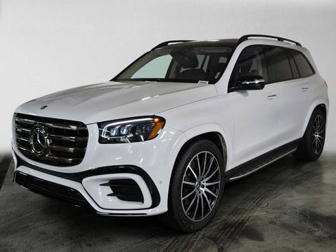 Used 2024 Mercedes-Benz GLS 580 4MATIC image 6