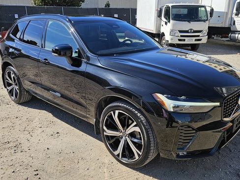 Certified 2022 Volvo XC60 B6 R-Design w/ Climate Package image 6