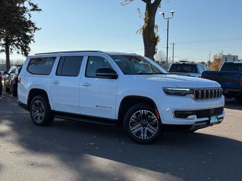 Used 2024 Jeep Wagoneer L Series II w/ Flexible Seating Group image 2