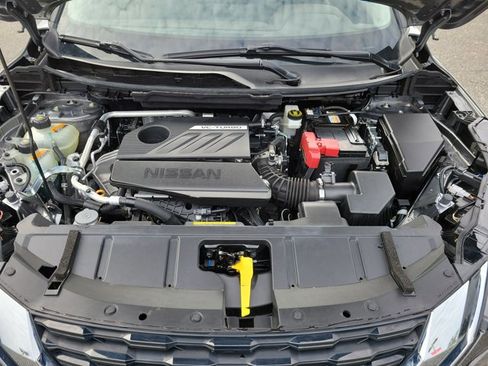 Used 2022 Nissan Rogue SV w/ SV Premium Package image 39