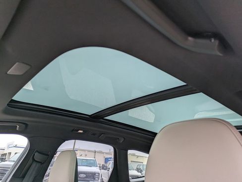 New 2026 Volvo XC60 B5 Plus w/ Climate Package image 19