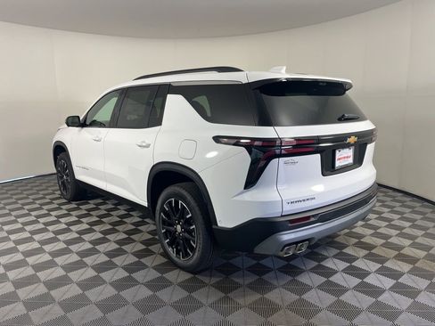 New 2026 Chevrolet Traverse LT w/ Enhanced Driving Package FWD image 3