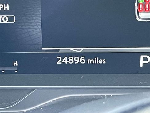 Used 2024 Nissan Pathfinder Platinum w/ Cargo Package image 22