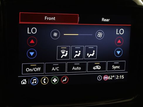 Used 2020 Chevrolet Traverse LT image 34